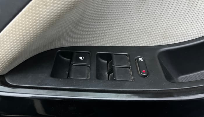 2022 Tata NEXON XZA PLUS SUNROOF PETROL, Petrol, Automatic, 29,069 km, Driver Side Door Panels Control