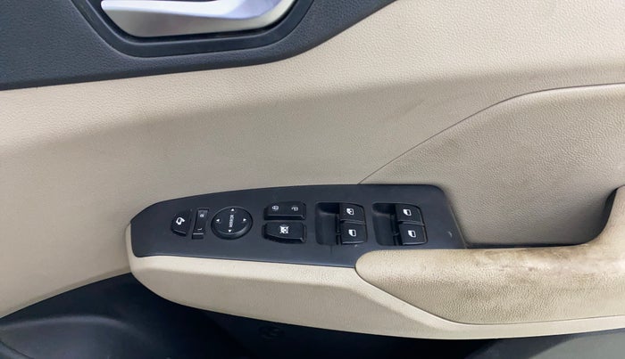 2019 Hyundai Verna 1.6 VTVT SX O, Petrol, Manual, 51,021 km, Driver Side Door Panels Control