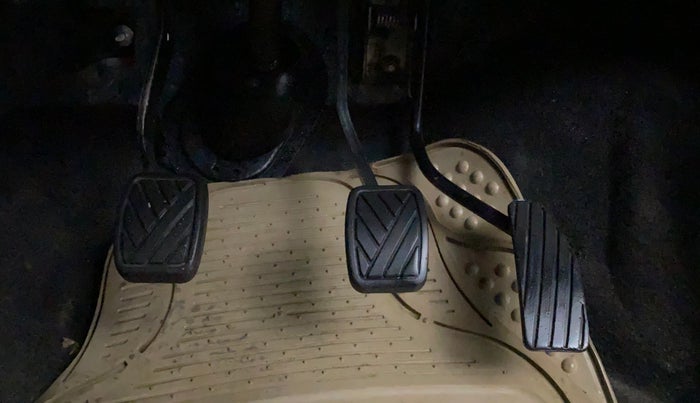 2018 Maruti Wagon R 1.0 LXI, Petrol, Manual, 43,089 km, Pedals