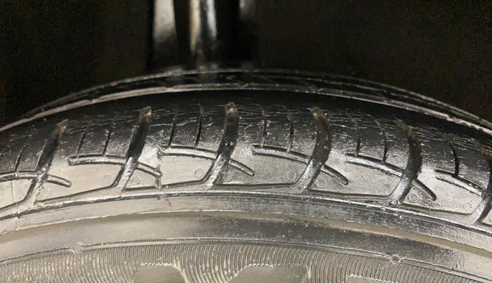 2018 Maruti Baleno DELTA PETROL 1.2, Petrol, Manual, 39,561 km, Right Rear Tyre Tread