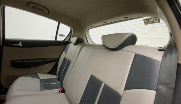 2013 Hyundai i20 SPORTZ 1.2, Petrol, Manual, 44,201 km, Right Side Rear Door Cabin