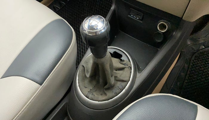 2013 Hyundai i20 SPORTZ 1.2, Petrol, Manual, 44,201 km, Gear lever - Boot cover slightly torn