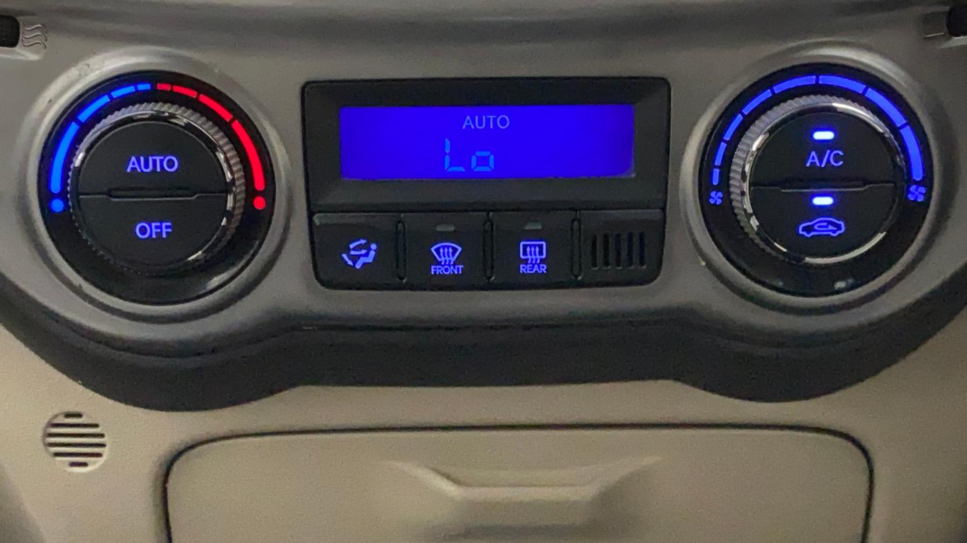 2013 Hyundai i20 SPORTZ 1.2, Petrol, Manual, 44,201 km, Automatic Climate Control