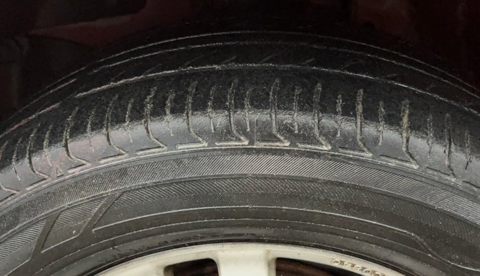 2014 Honda Brio VX MT, Petrol, Manual, 68,920 km, Left Front Tyre Tread