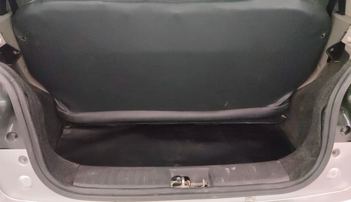 2016 Mahindra Kuv100 K2 6 STR, Petrol, Manual, 52,274 km, Boot Inside