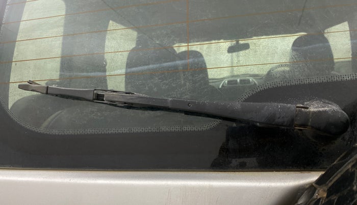 2016 Mahindra TUV300 T8, Diesel, Manual, 1,19,162 km, Rear Wiper