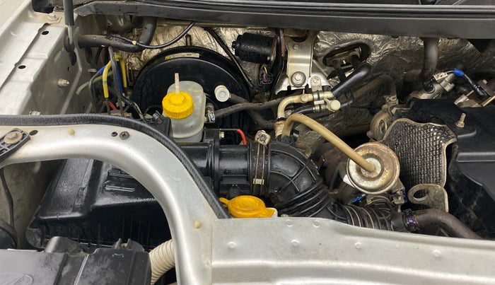 2016 Mahindra TUV300 T8, Diesel, Manual, 1,19,162 km, Engine View - Right