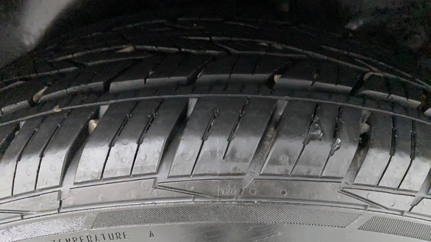 2016 Hyundai Creta 1.6 SX PLUS AUTO PETROL, Petrol, Automatic, 88,343 km, Left Rear Tyre Tread