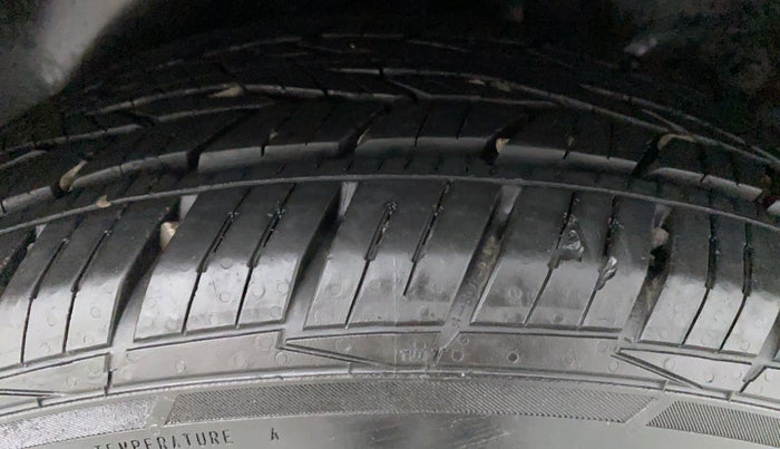 2016 Hyundai Creta 1.6 SX PLUS AUTO PETROL, Petrol, Automatic, 88,343 km, Left Rear Tyre Tread