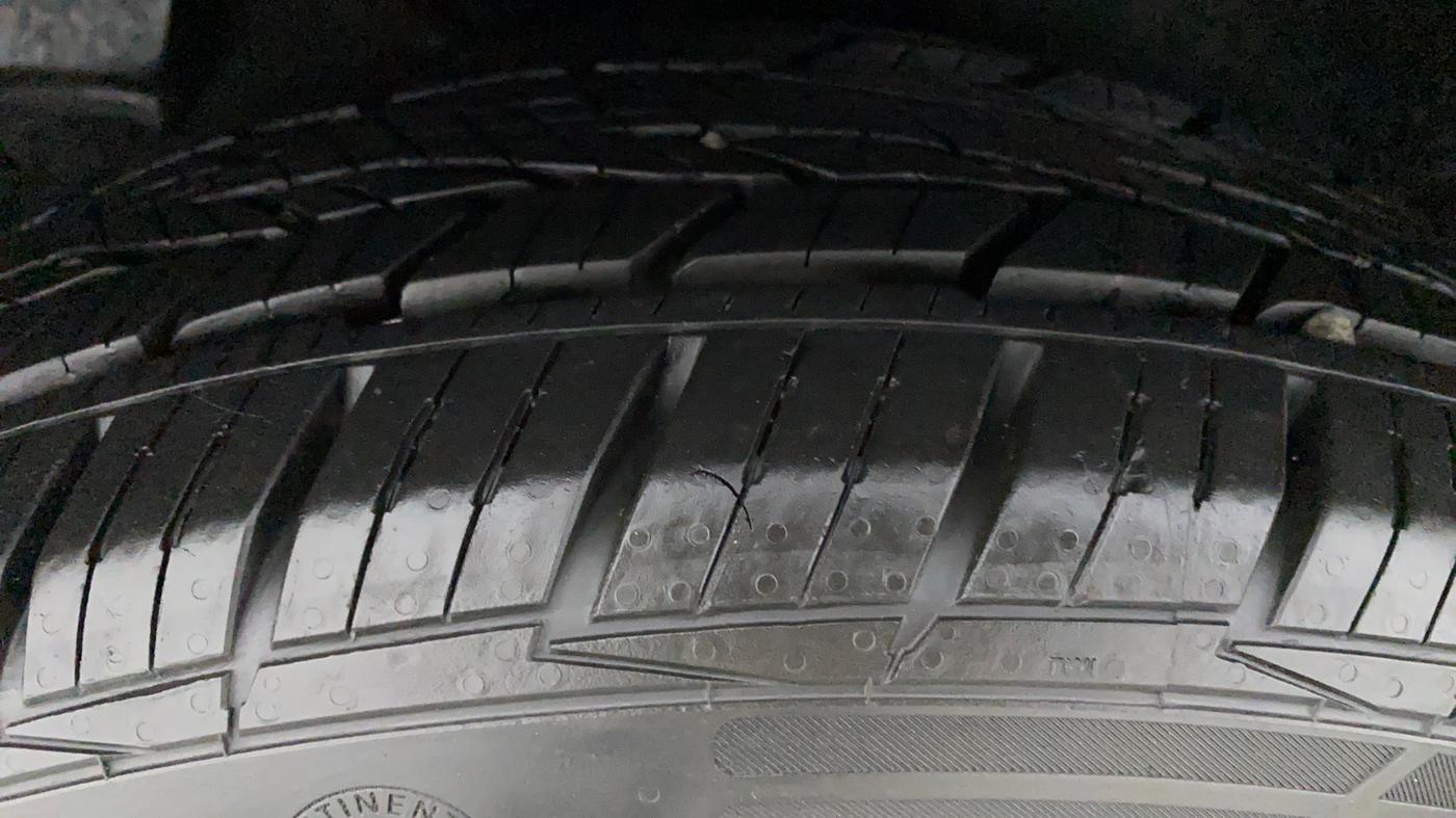 2016 Hyundai Creta 1.6 SX PLUS AUTO PETROL, Petrol, Automatic, 88,343 km, Right Rear Tyre Tread