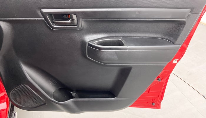 2020 Maruti S PRESSO VXI CNG, CNG, Manual, 39,998 km, Driver Side Door Panels Control