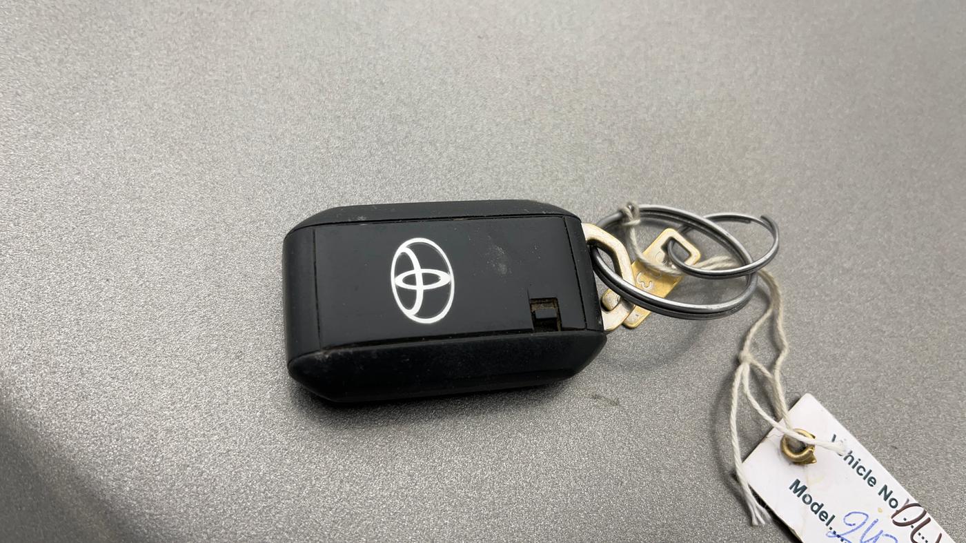 2020 Toyota Glanza G, Petrol, Manual, 57,041 km, Key Close Up