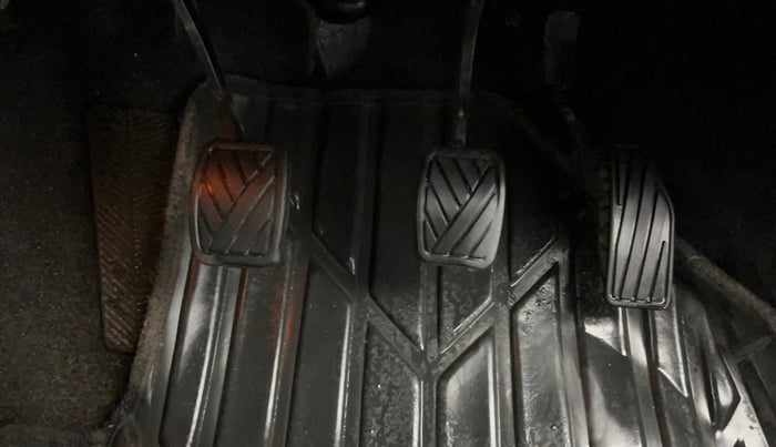 2020 Toyota Glanza G, Petrol, Manual, 56,997 km, Pedals