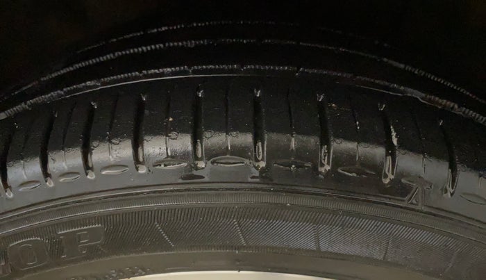 2015 Hyundai Elite i20 ASTA 1.2, Petrol, Manual, 78,784 km, Right Front Tyre Tread