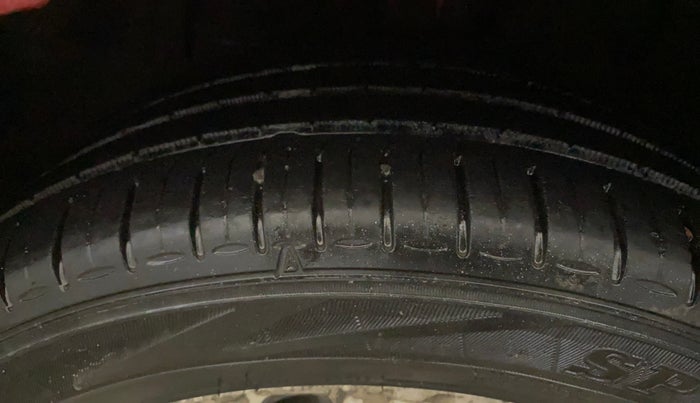 2015 Hyundai Elite i20 ASTA 1.2, Petrol, Manual, 78,784 km, Left Front Tyre Tread