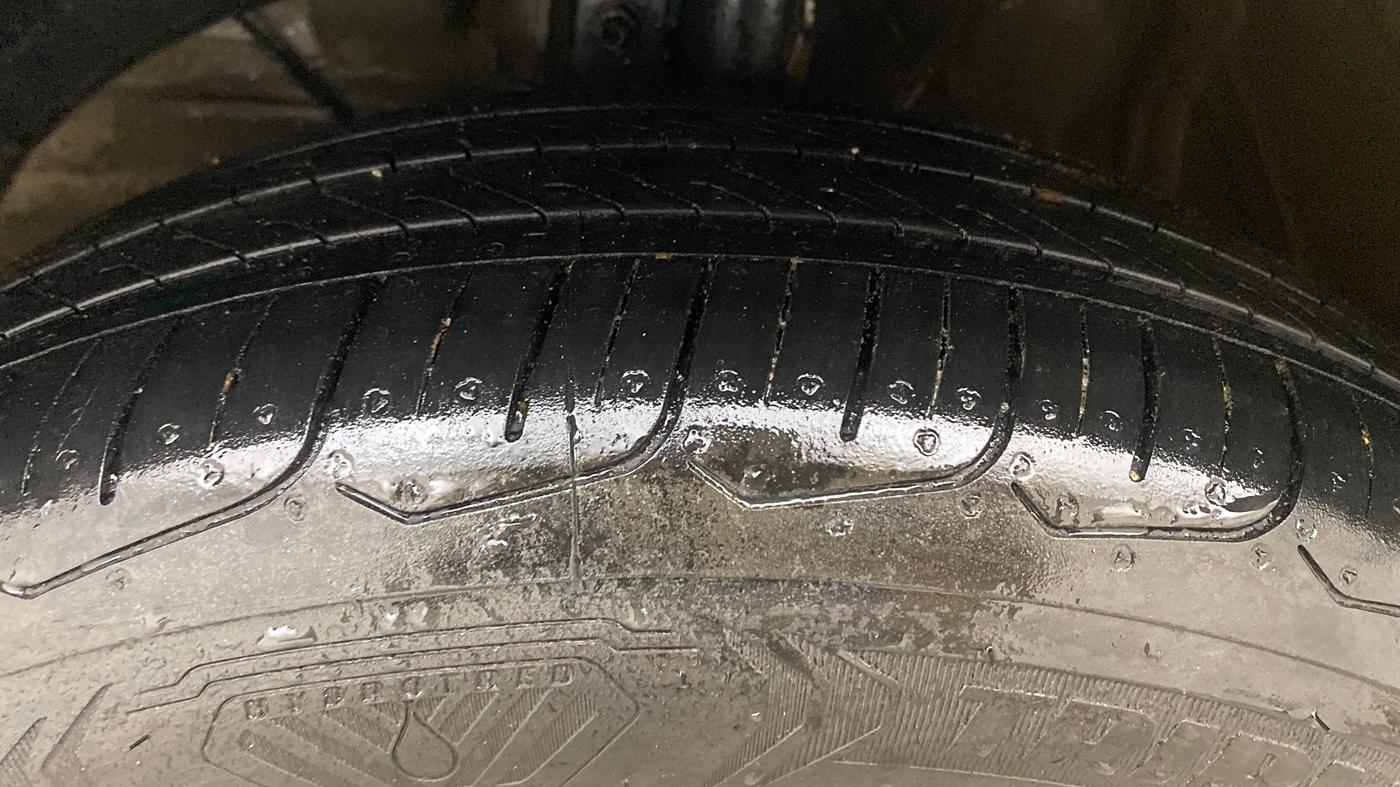 2022 Maruti Dzire ZXI AMT, Petrol, Automatic, 61,280 km, Left Front Tyre Tread