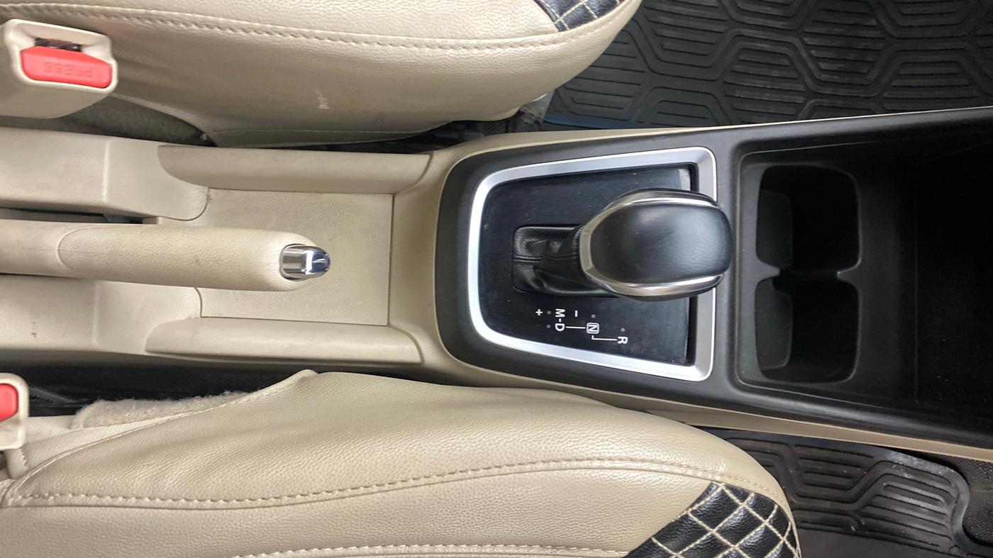 2022 Maruti Dzire ZXI AMT, Petrol, Automatic, 61,280 km, Gear Lever