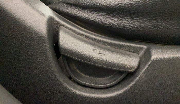 2018 Hyundai Grand i10 SPORTZ 1.2 KAPPA VTVT, Petrol, Manual, 77,374 km, Driver Side Adjustment Panel