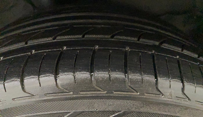 2018 Toyota Corolla Altis VL CVT PETROL, Petrol, Automatic, 77,581 km, Left Front Tyre Tread