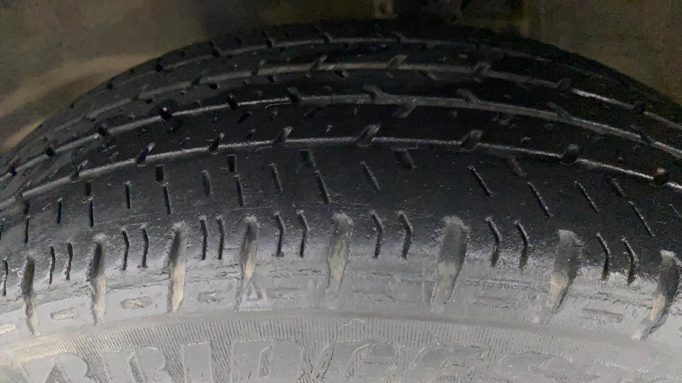 2017 Maruti Alto K10 VXI (O), Petrol, Manual, 30,970 km, Left Front Tyre Tread