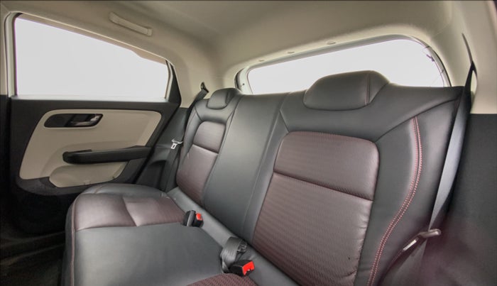 2021 Tata ALTROZ XT 1.2, Petrol, Manual, 13,420 km, Right Side Rear Door Cabin