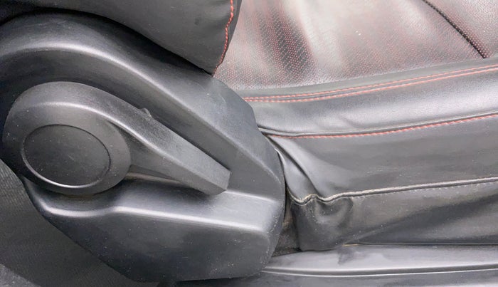 2021 Tata ALTROZ XT 1.2, Petrol, Manual, 13,420 km, Driver Side Adjustment Panel