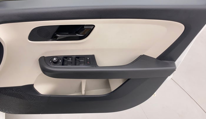 2021 Tata ALTROZ XT 1.2, Petrol, Manual, 13,420 km, Driver Side Door Panels Control