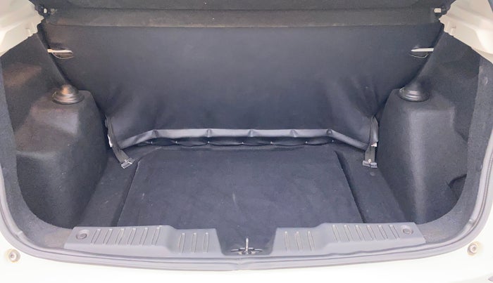 2021 Tata ALTROZ XT 1.2, Petrol, Manual, 13,420 km, Boot Inside