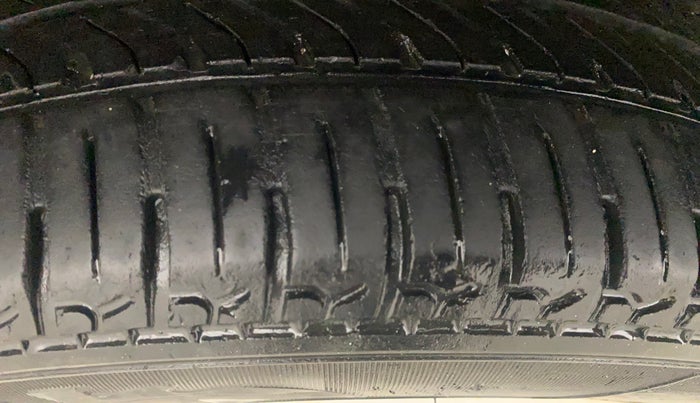 2016 Tata Nano TWIST XTA, Petrol, Automatic, 25,271 km, Right Rear Tyre Tread