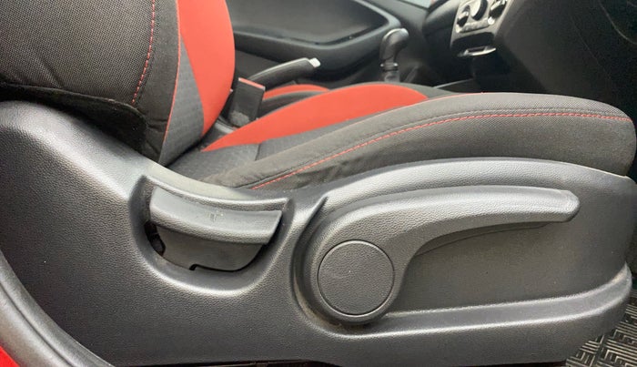 2018 Hyundai i20 Active 1.2 S, Petrol, Manual, 36,603 km, Driver Side Adjustment Panel