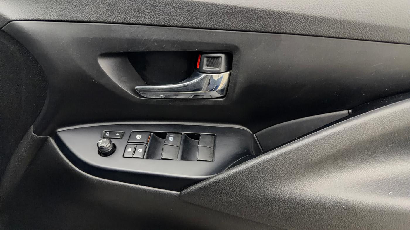 2019 Toyota Innova Crysta 2.7 GX AT 7 STR, Petrol, Automatic, 37,755 km, Driver Side Door Panels Control