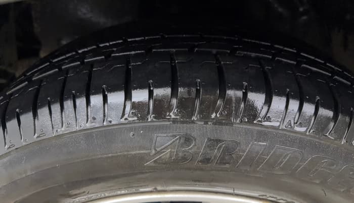 2019 Toyota Innova Crysta 2.7 GX AT 7 STR, Petrol, Automatic, 37,755 km, Left Front Tyre Tread