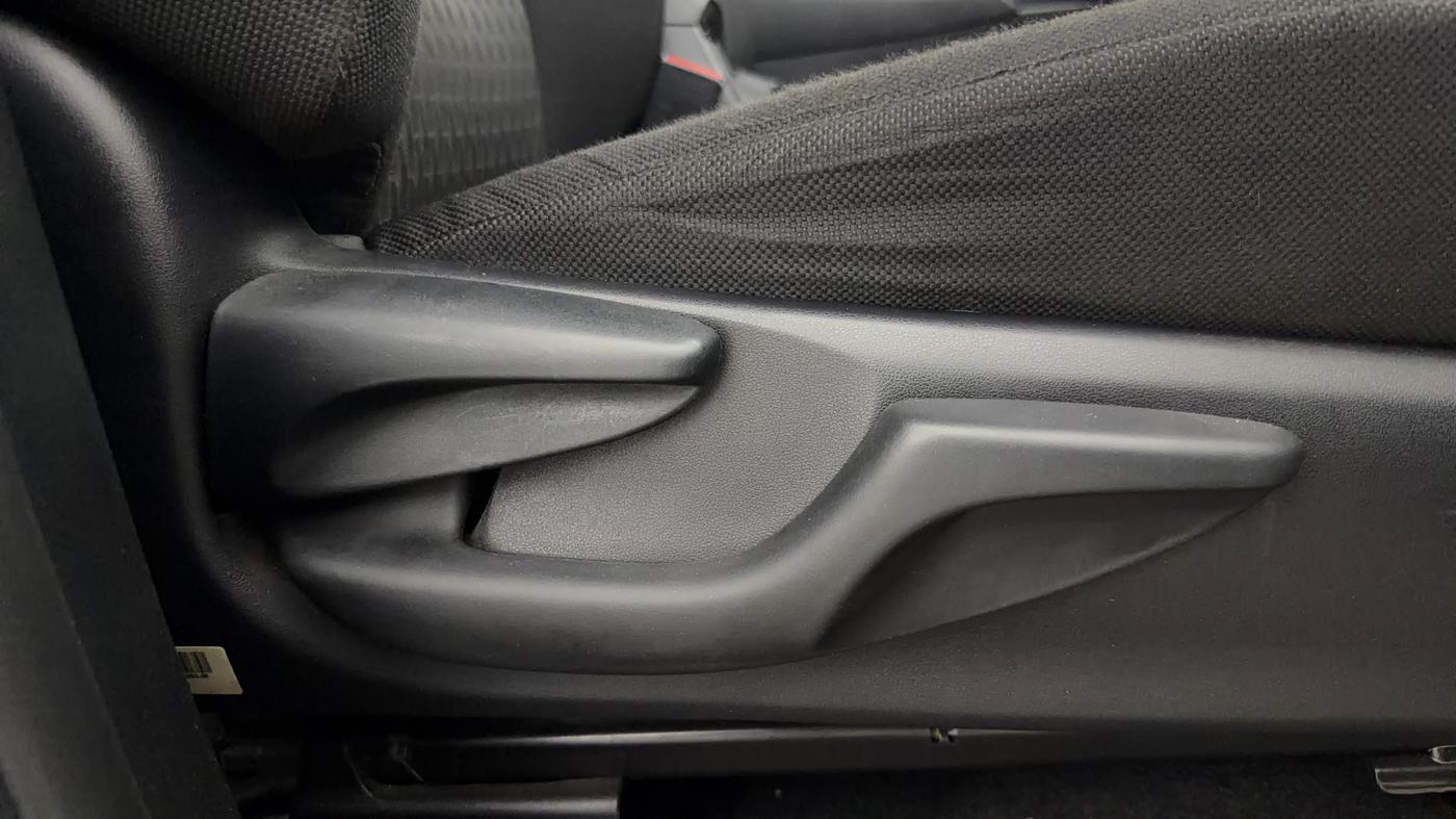 2019 Toyota Innova Crysta 2.7 GX AT 7 STR, Petrol, Automatic, 37,755 km, Driver Side Adjustment Panel