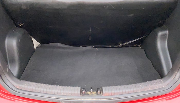 2017 Hyundai Grand i10 ERA 1.2 KAPPA VTVT, Petrol, Manual, 28,399 km, Boot Inside