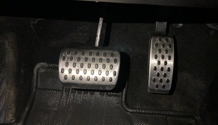 2023 Mahindra XUV700 AX 7 LUXURY P AT 7 STR, Petrol, Automatic, 4,791 km, Pedals