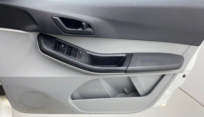 2021 Tata Tiago XT PETROL, Petrol, Manual, 18,735 km, Driver Side Door Panels Control