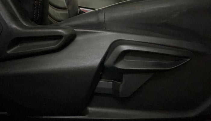 2022 Tata NEXON XZ PLUS PETROL SUNROOF, Petrol, Manual, 17,310 km, Driver Side Adjustment Panel