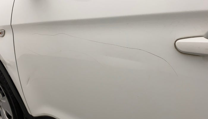 2016 Hyundai Creta SX PLUS 1.6 PETROL, Petrol, Manual, 82,041 km, Front passenger door - Minor scratches