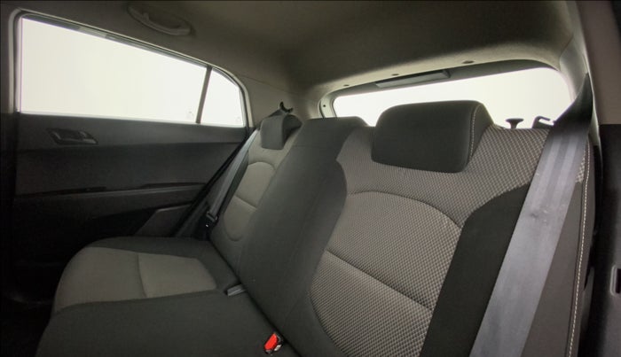 2016 Hyundai Creta SX PLUS 1.6 PETROL, Petrol, Manual, 82,041 km, Right Side Rear Door Cabin