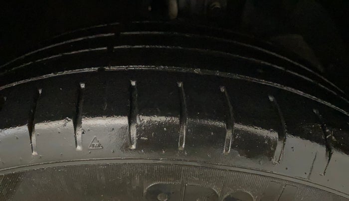 2021 Maruti Baleno ZETA CVT PETROL 1.2, Petrol, Automatic, 52,603 km, Right Front Tyre Tread