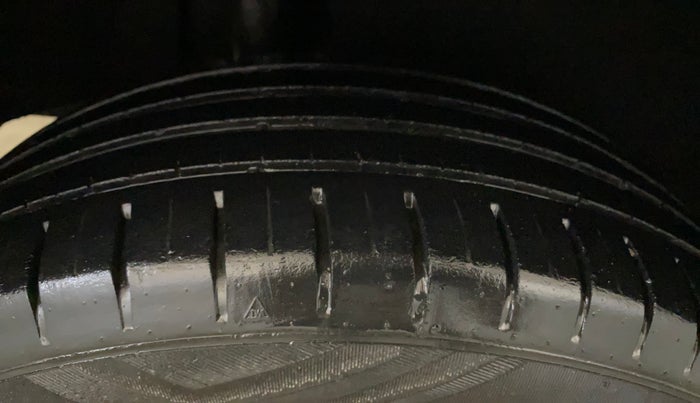 2021 Maruti Baleno ZETA CVT PETROL 1.2, Petrol, Automatic, 52,603 km, Right Rear Tyre Tread