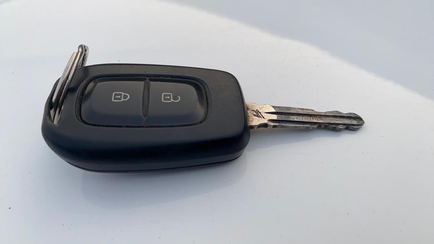 2022 Renault TRIBER RXL MT, CNG, Manual, 51,509 km, Key Close Up