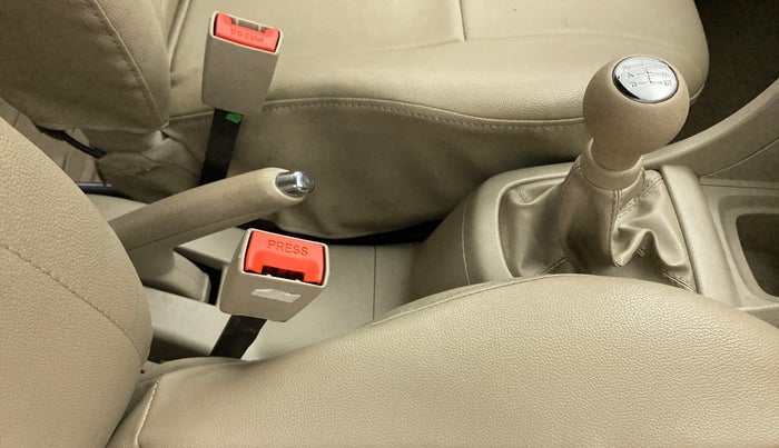 2015 Maruti Ertiga ZDI, Diesel, Manual, 63,611 km, Gear Lever