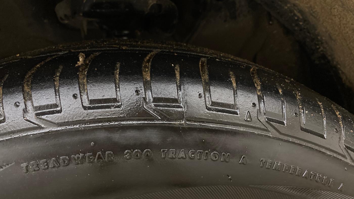 2020 KIA SELTOS GTX PLUS AT 1.5 DIESEL, Diesel, Automatic, 1,00,846 km, Left Front Tyre Tread