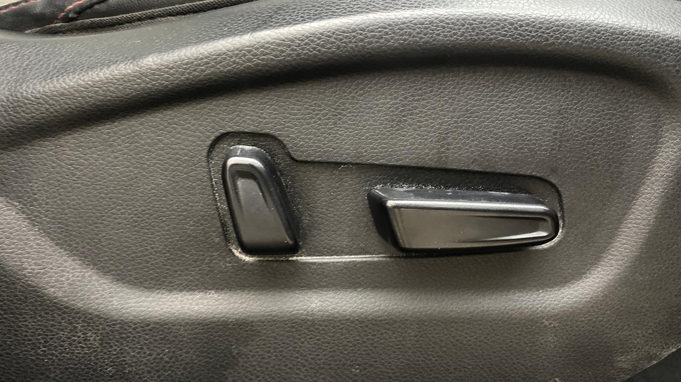2020 KIA SELTOS GTX PLUS AT 1.5 DIESEL, Diesel, Automatic, 1,00,846 km, Driver Side Adjustment Panel