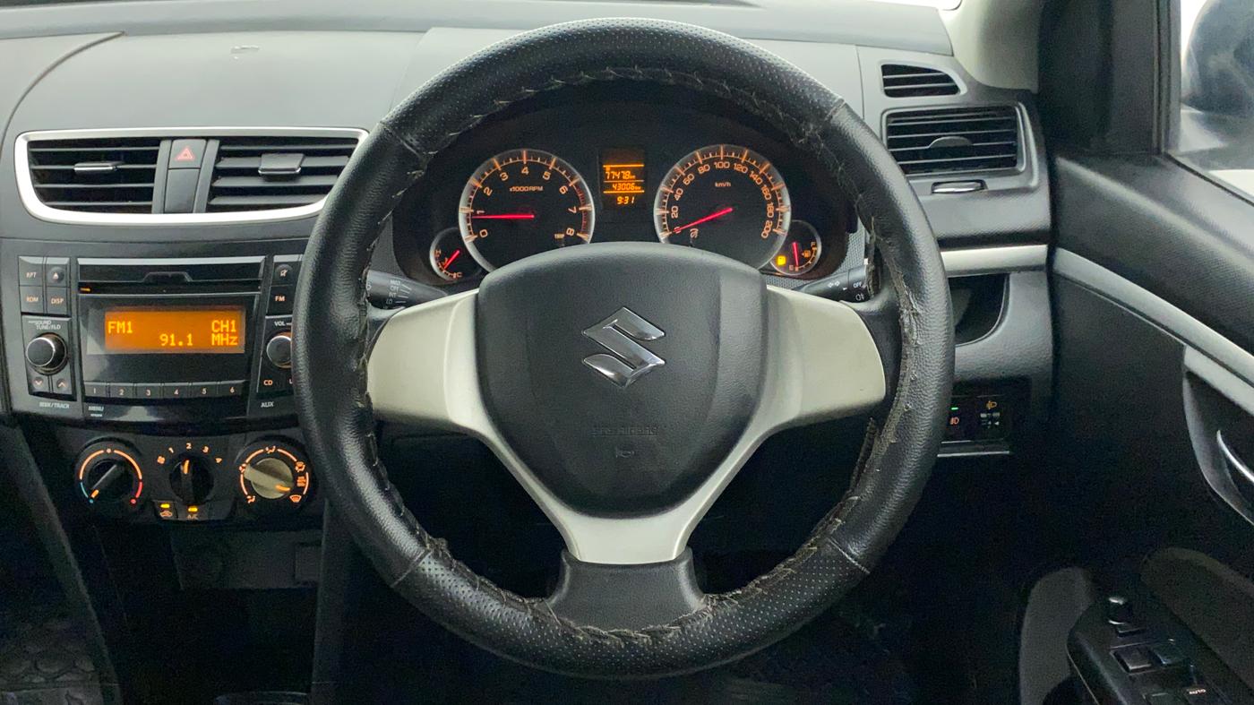 2017 Maruti Swift VXI O, Petrol, Manual, 43,006 km, Steering Wheel Close Up