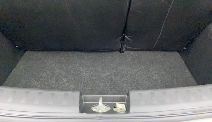 2017 Maruti Swift VXI O, Petrol, Manual, 43,006 km, Boot Inside