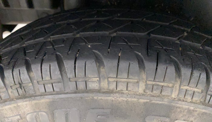 2017 Maruti Swift VXI O, Petrol, Manual, 43,006 km, Right Rear Tyre Tread