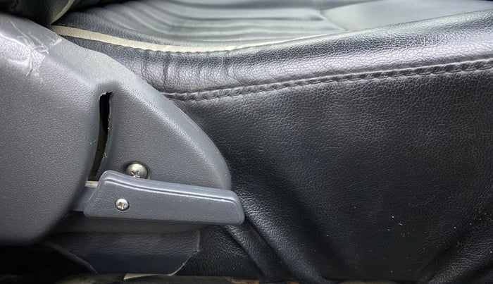 2018 Maruti Alto 800 LXI, Petrol, Manual, 45,029 km, Driver Side Adjustment Panel