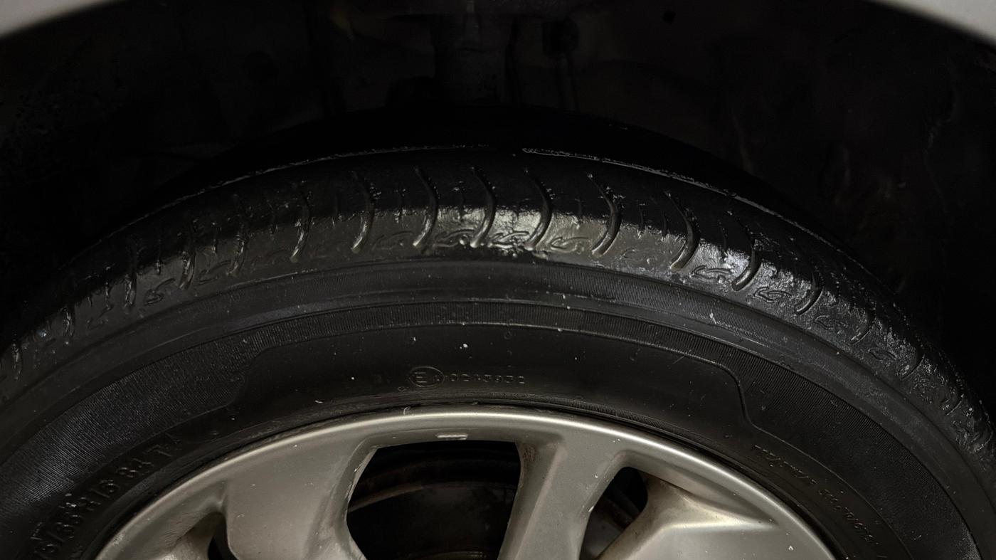 2019 Honda Amaze 1.2L I-VTEC VX CVT, Petrol, Automatic, 37,327 km, Left Front Tyre Tread